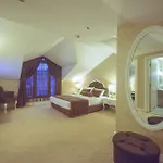 Hotel Deluxe