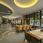 Deluxe Hotel 4*