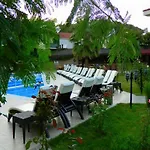 فندق Deluxe 4*