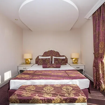 Deluxe Hotel 4*