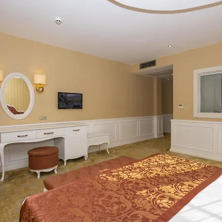 Hotel Deluxe