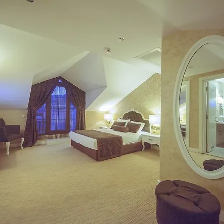 Hotel Deluxe