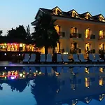 Hotel Deluxe 4*
