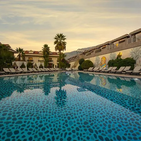 Deluxe Hotel 4*