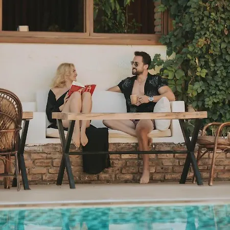 Ξενοδοχείο Deluxe 4*