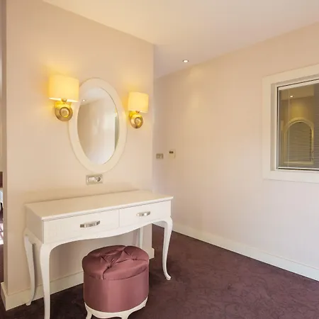 Deluxe Ξενοδοχείο 4*