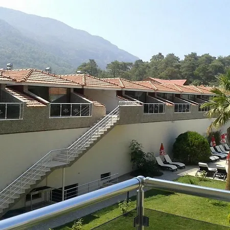 Hotel Deluxe