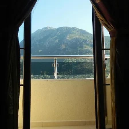 Deluxe Ξενοδοχείο 4*