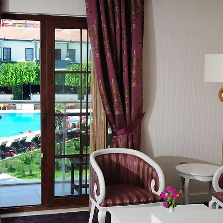 Hotel Deluxe 4*